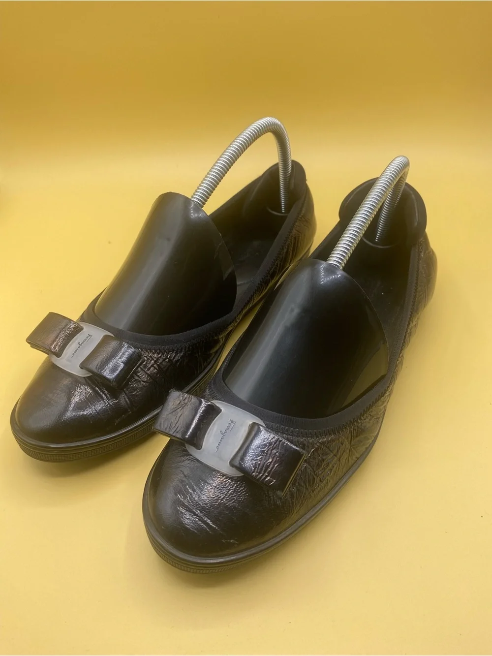 Salvatore Ferragamo Black Patent Leather Vara Bow Flats - Picture 4 of 4